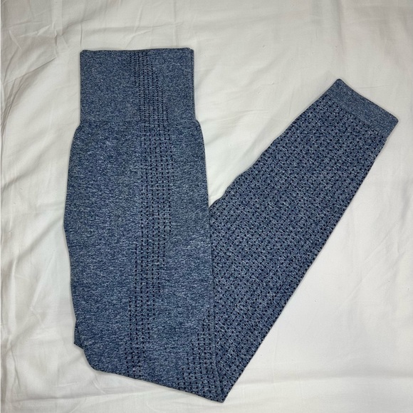 INSTINCTT butt-lifting seamless leggings - Picture 3 of 9